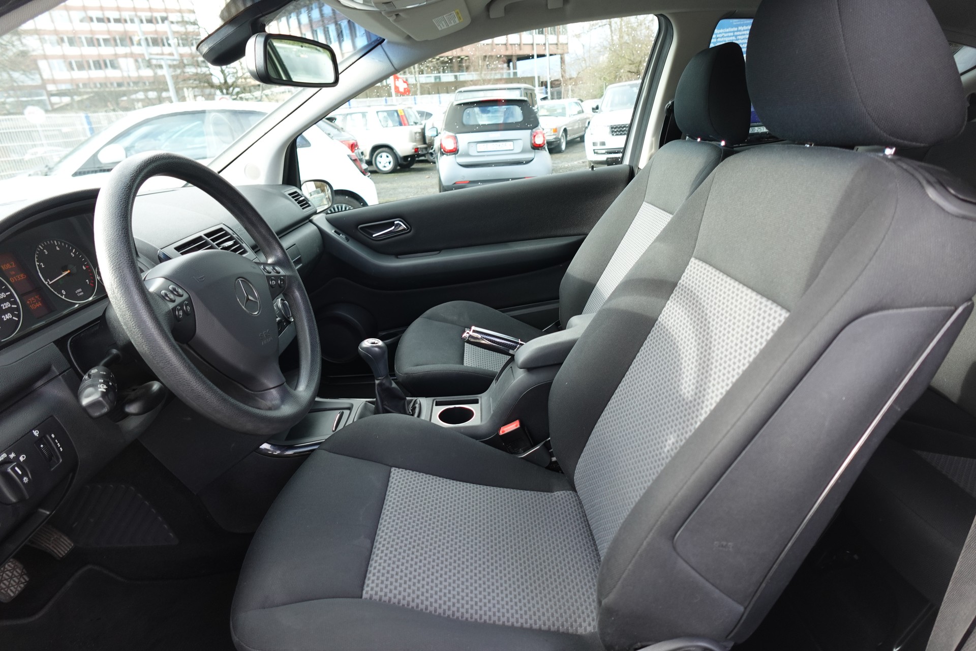 MERCEDES-BENZ A 150 Classic-image-5