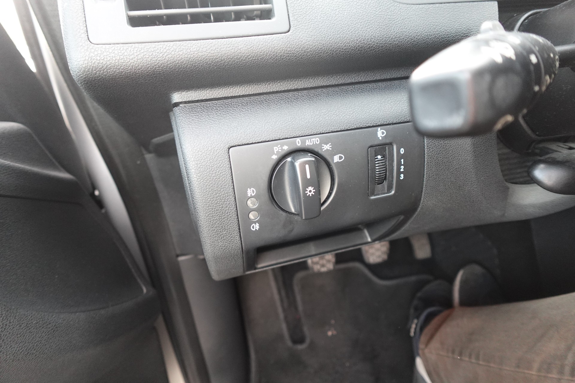 MERCEDES-BENZ A 150 Classic-image-9