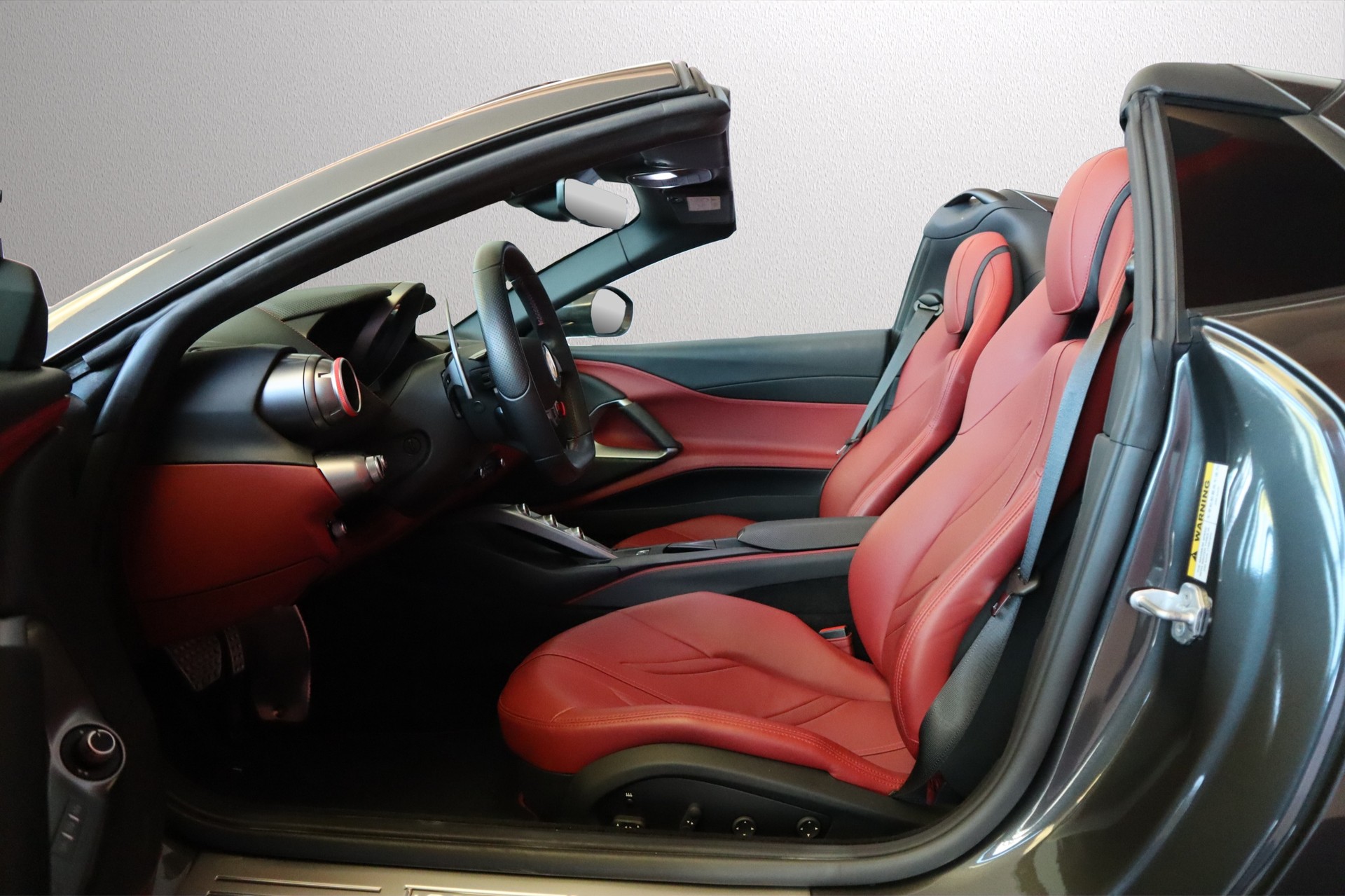 FERRARI 812 GTS-showroom-element-3