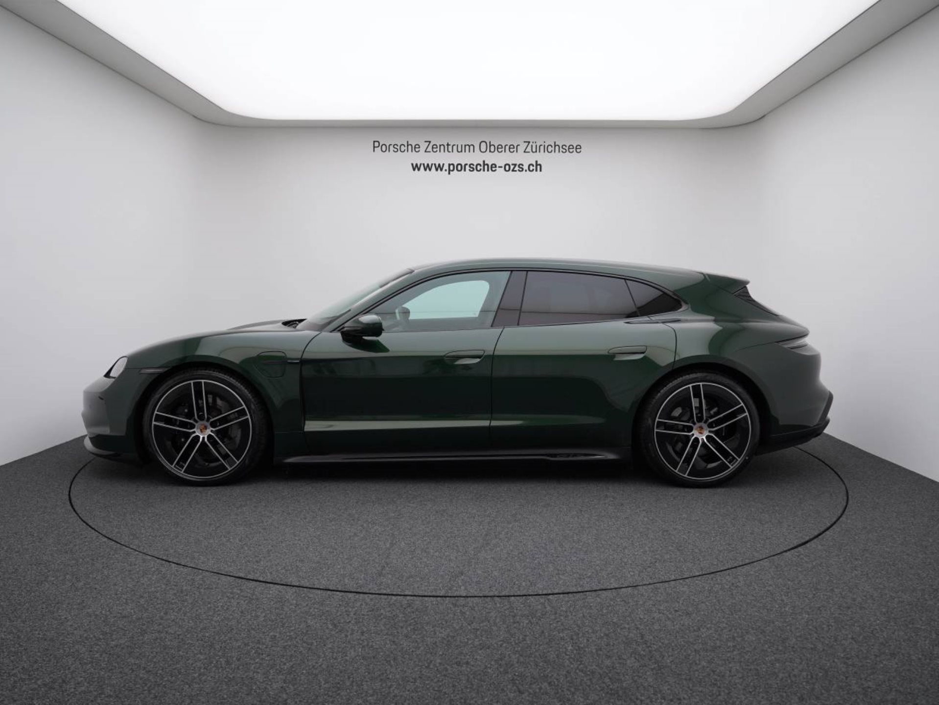 PORSCHE Taycan GTS Sport Turismo-showroom-element-1