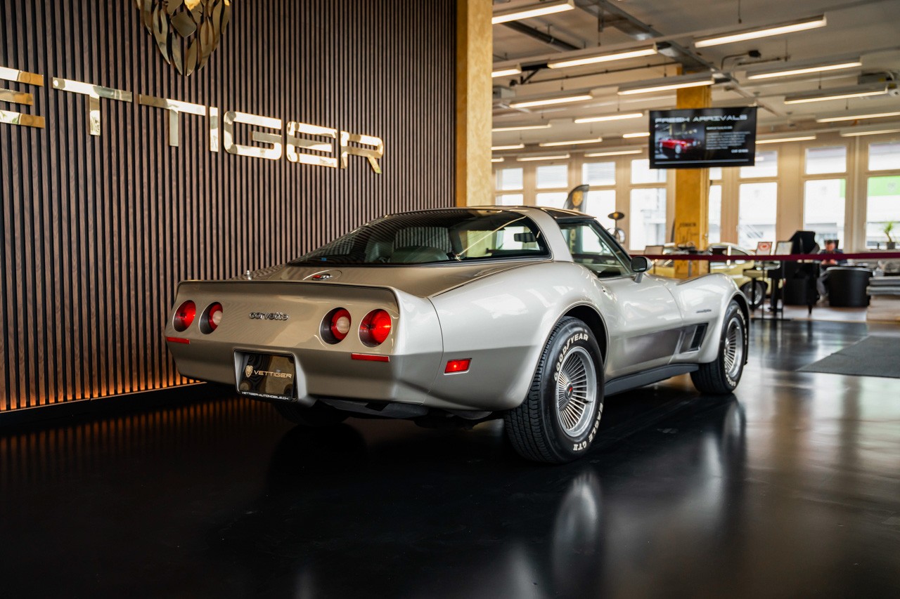 CHEVROLET CORVETTE C3 Collector Edition-image-7