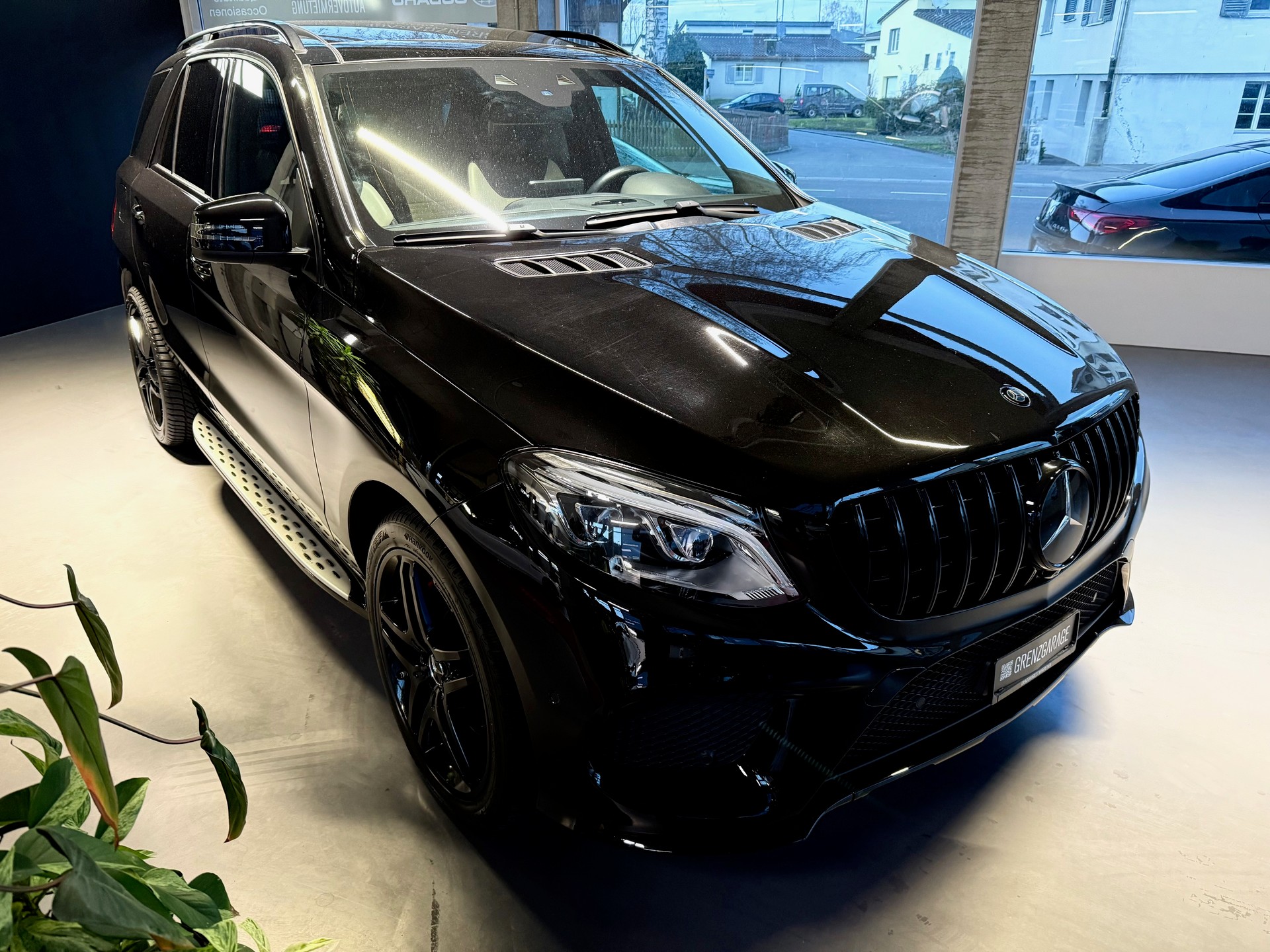 MERCEDES-BENZ GLE 500 4Matic 9G-Tronic-showroom-element-1