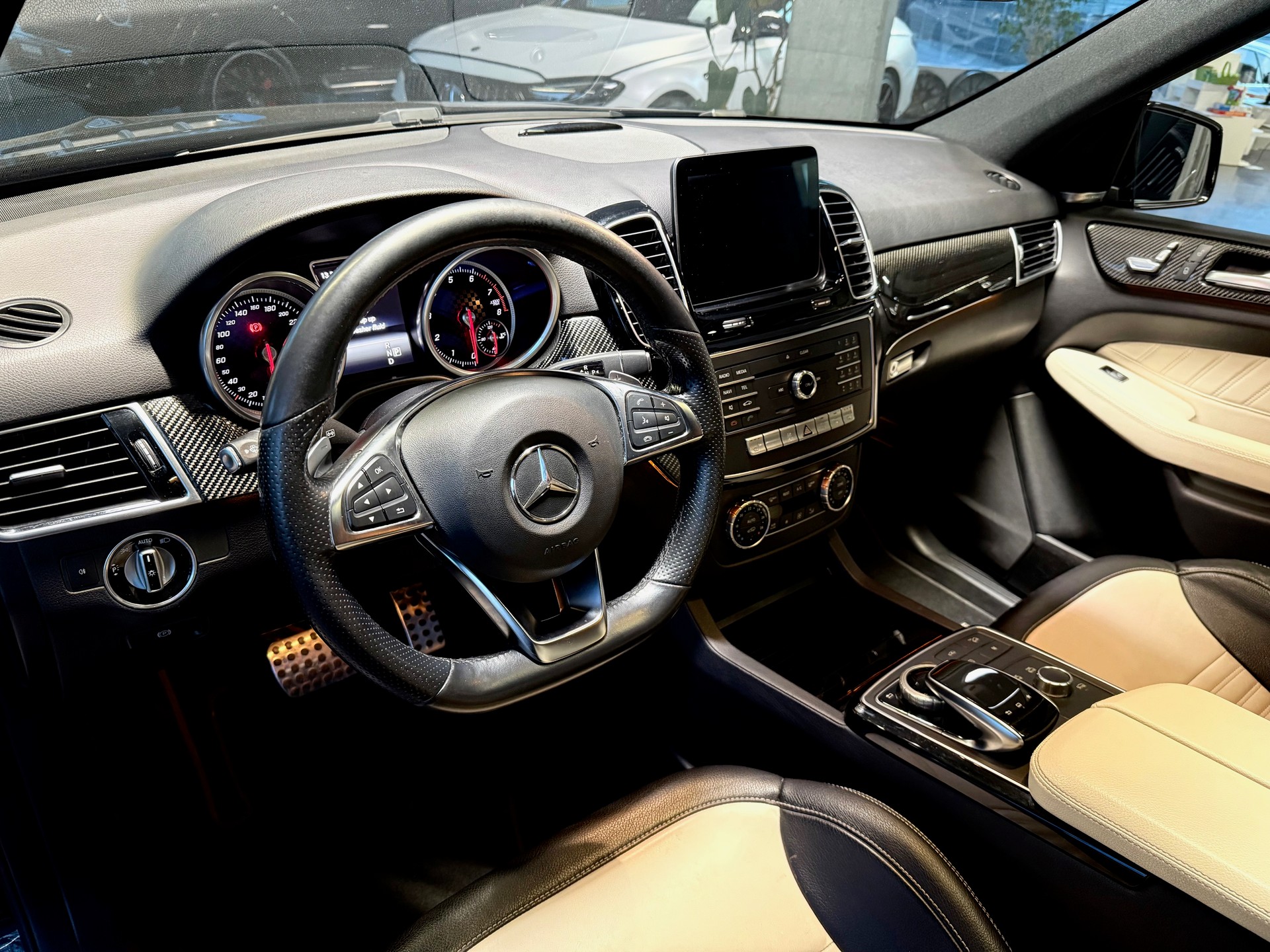 MERCEDES-BENZ GLE 500 4Matic 9G-Tronic-image-10