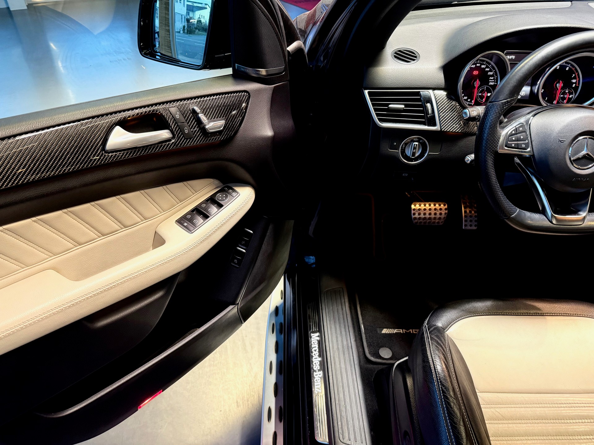 MERCEDES-BENZ GLE 500 4Matic 9G-Tronic-image-6
