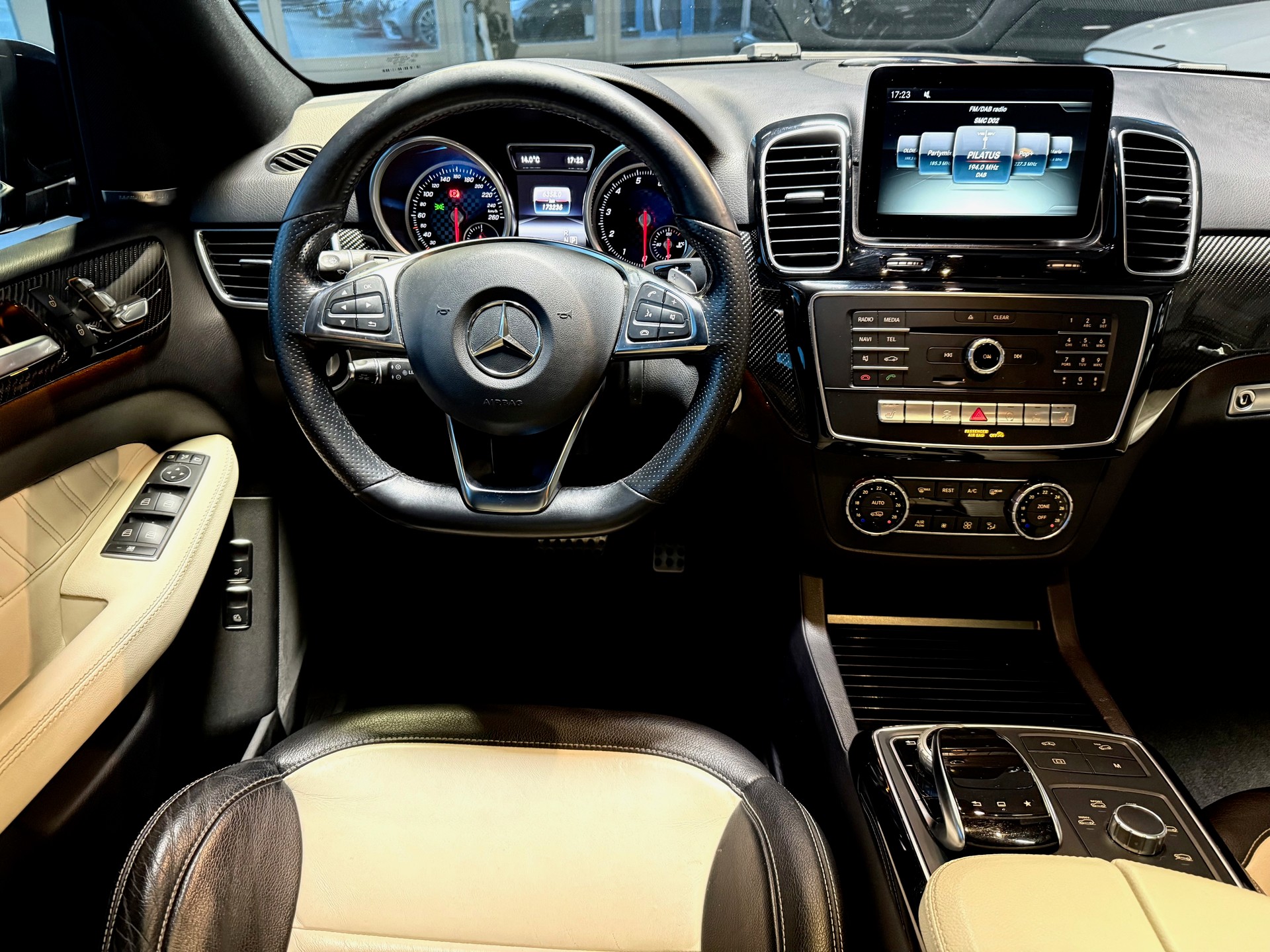 MERCEDES-BENZ GLE 500 4Matic 9G-Tronic-image-12