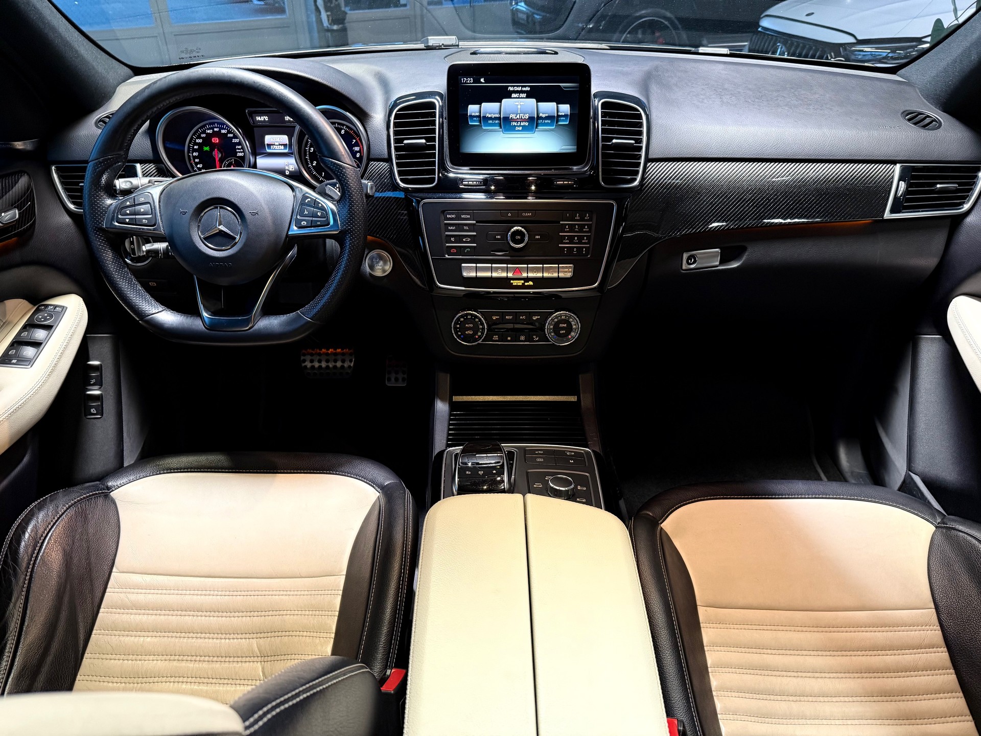 MERCEDES-BENZ GLE 500 4Matic 9G-Tronic-image-13