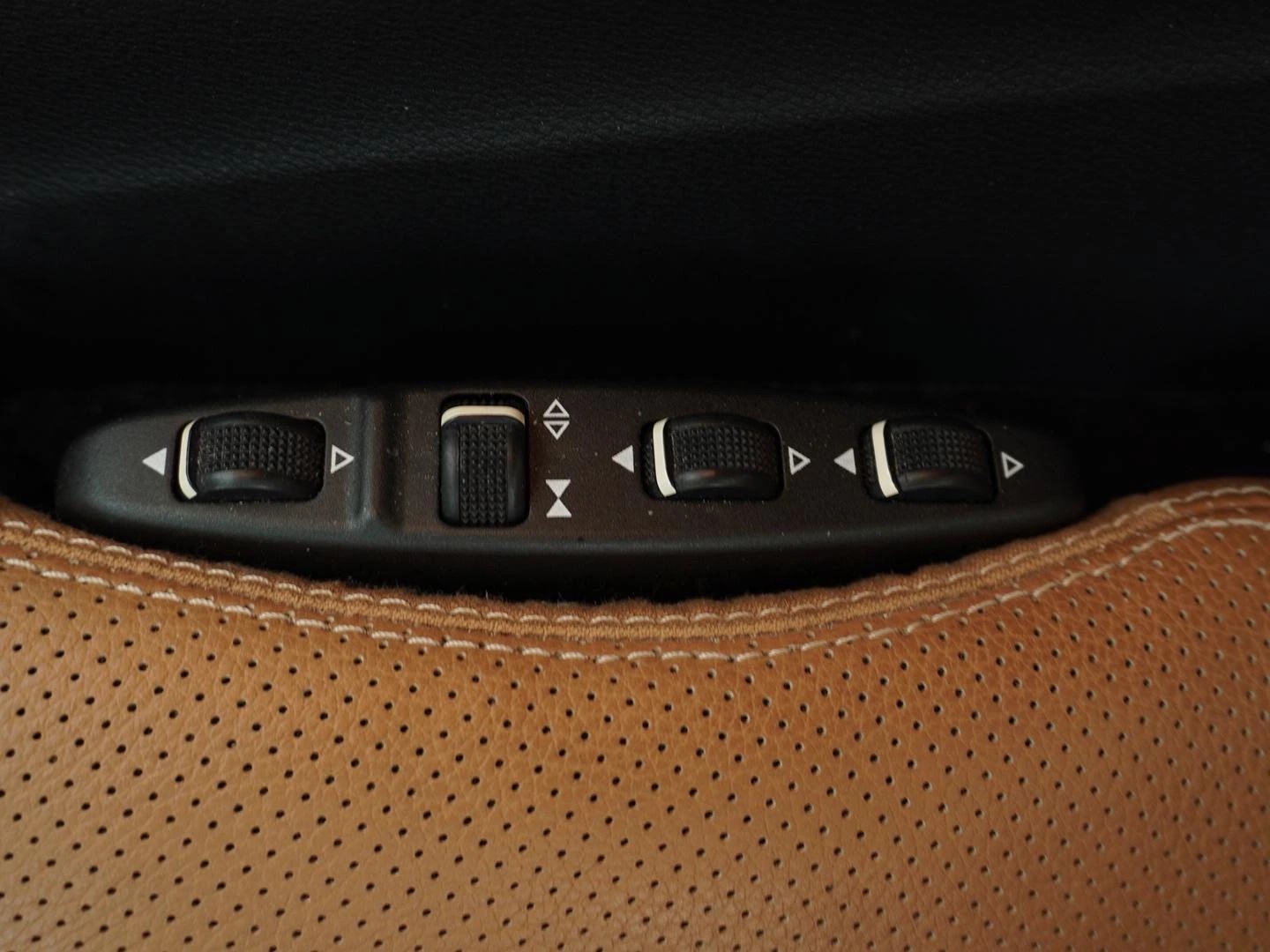 MERCEDES-BENZ E 350 Avantgarde 4Matic 7G-Tronic-image-5