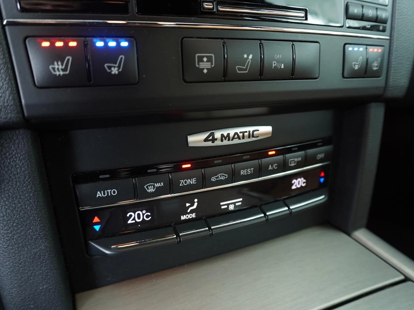 MERCEDES-BENZ E 350 Avantgarde 4Matic 7G-Tronic-image-9