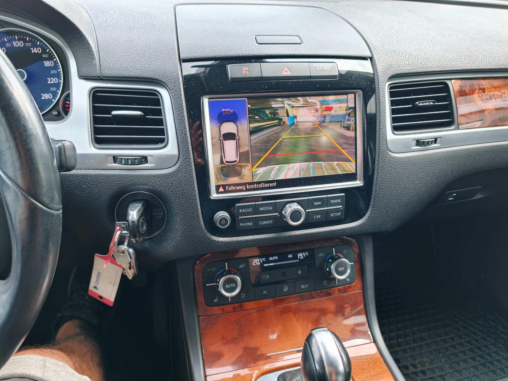 VW Touareg 3.0 TDI BlueMotion Technology Tiptronic-image-15
