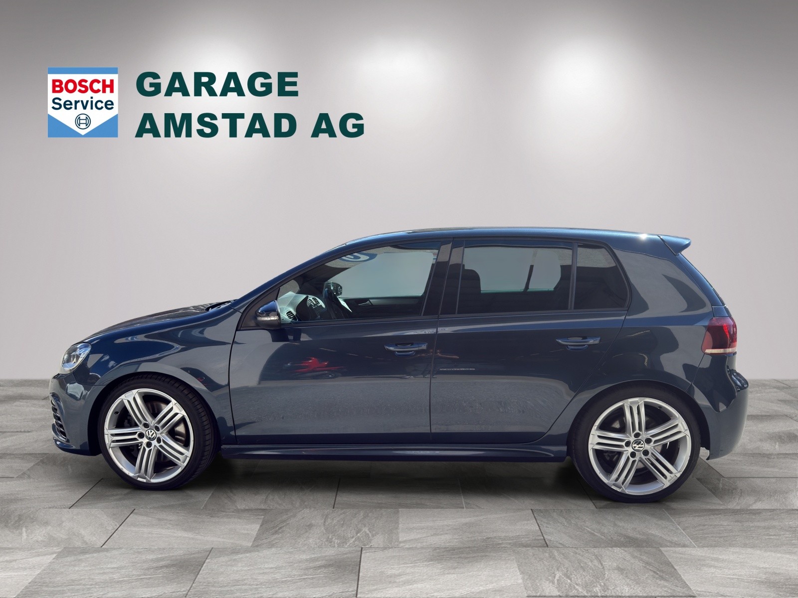 VW Golf 2.0 TSI R 4Motion-showroom-element-3