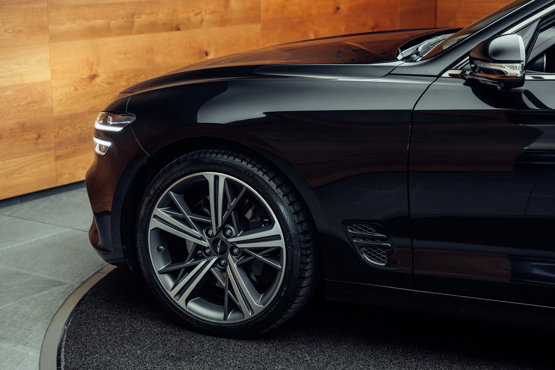 GENESIS G70 Shooting Brake 2.0 T Plus Sport AT8 AWD-image-19