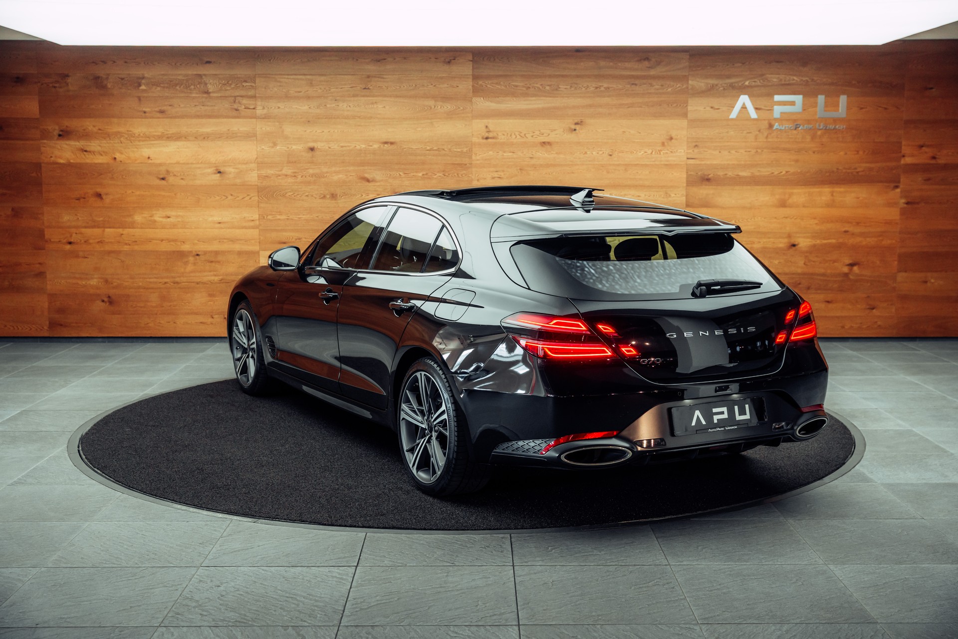 GENESIS G70 Shooting Brake 2.0 T Plus Sport AT8 AWD-showroom-element-2