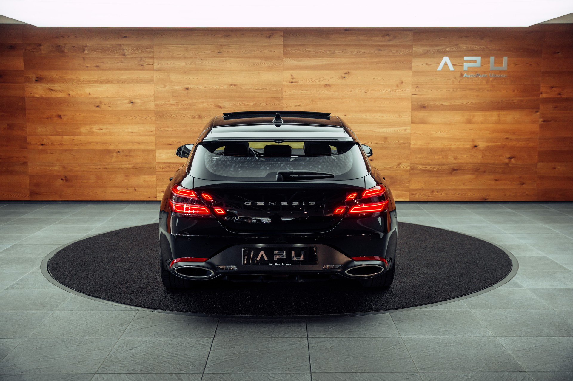 GENESIS G70 Shooting Brake 2.0 T Plus Sport AT8 AWD-image-16