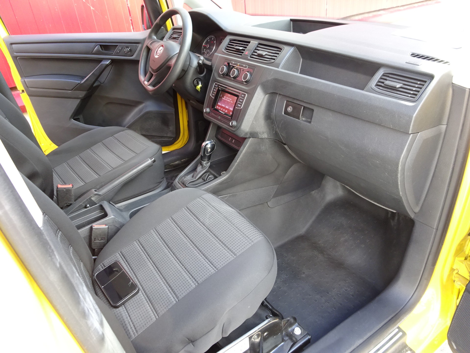 VW Caddy 2.0TDI 4Motion BlueMotion Technology DSG-image-18
