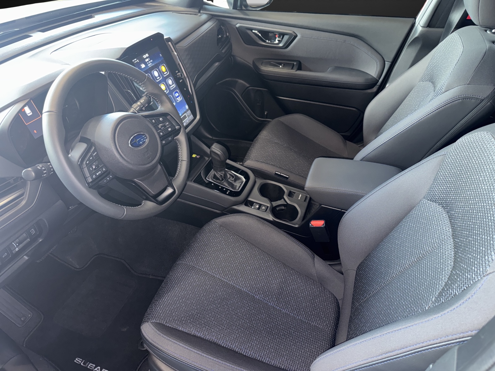 SUBARU Forester 2.0i e-Boxer Swiss Plus Lineartronic-image-7