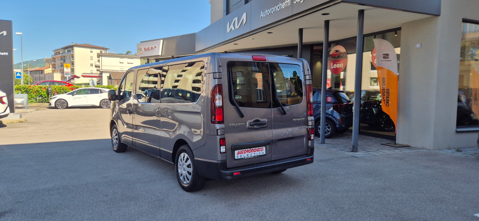 RENAULT Trafic ENERGY dCi 125 Grand Passenger Life-image-5