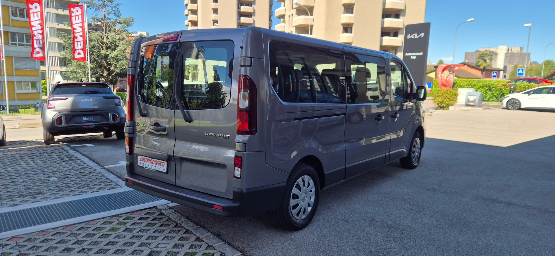 RENAULT Trafic ENERGY dCi 125 Grand Passenger Life-image-6