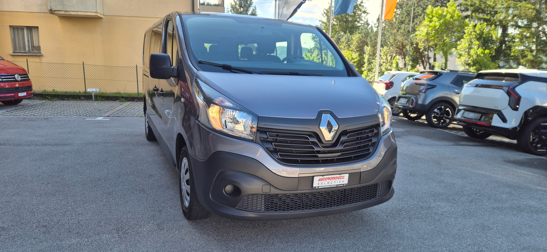 RENAULT Trafic ENERGY dCi 125 Grand Passenger Life-image-2