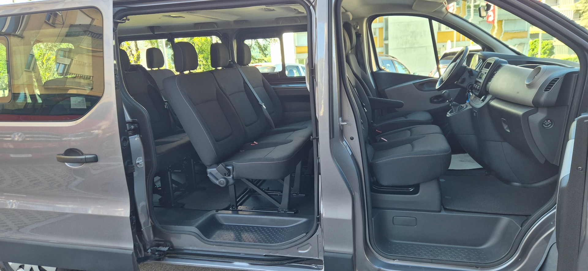 RENAULT Trafic ENERGY dCi 125 Grand Passenger Life-image-7