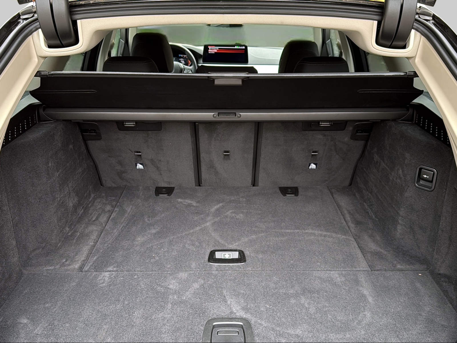 BMW 520d xDrive 48V Touring Steptronic-image-17