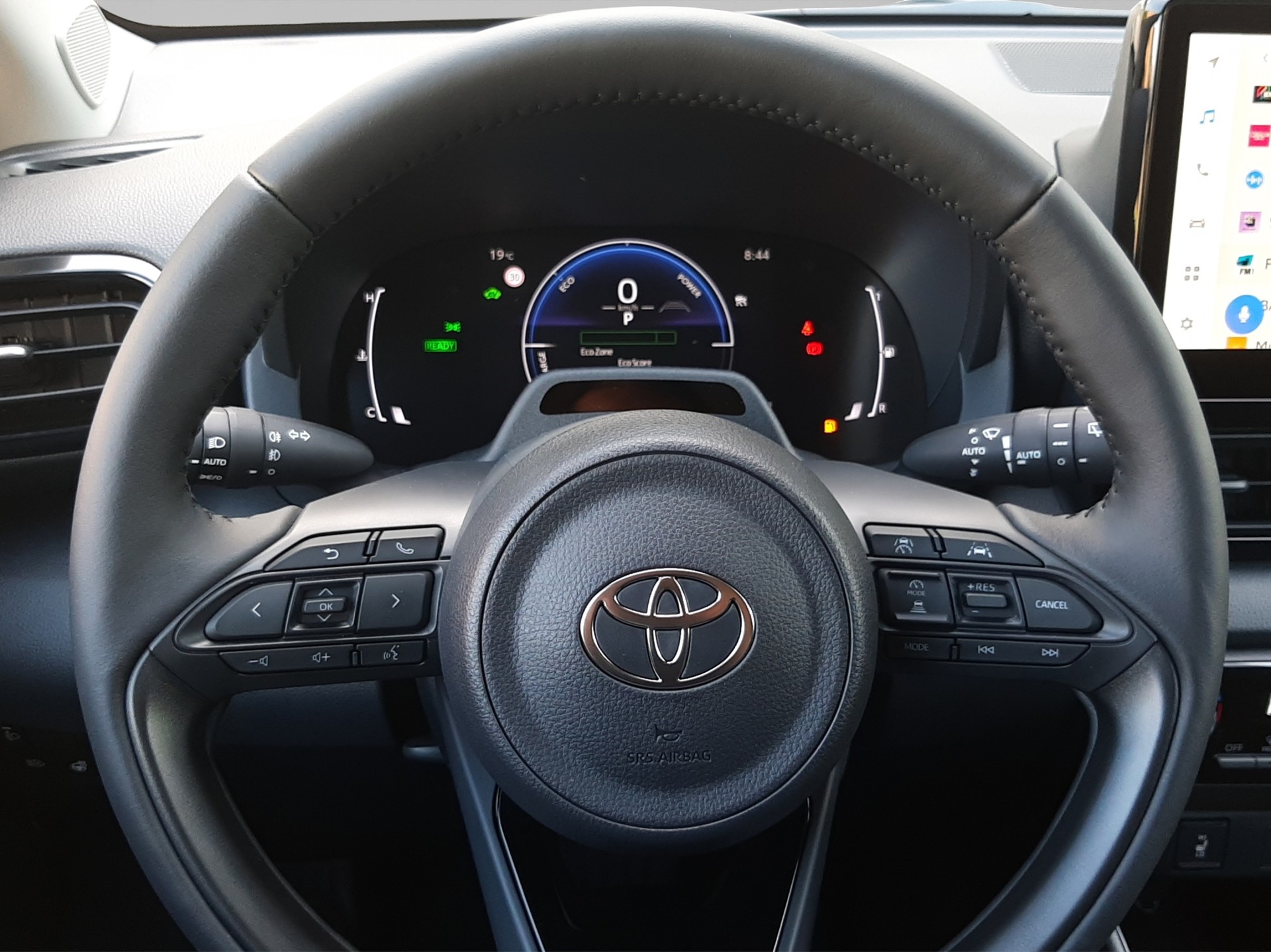 TOYOTA Yaris 1.5 VVT-i HSD Trend-image-10