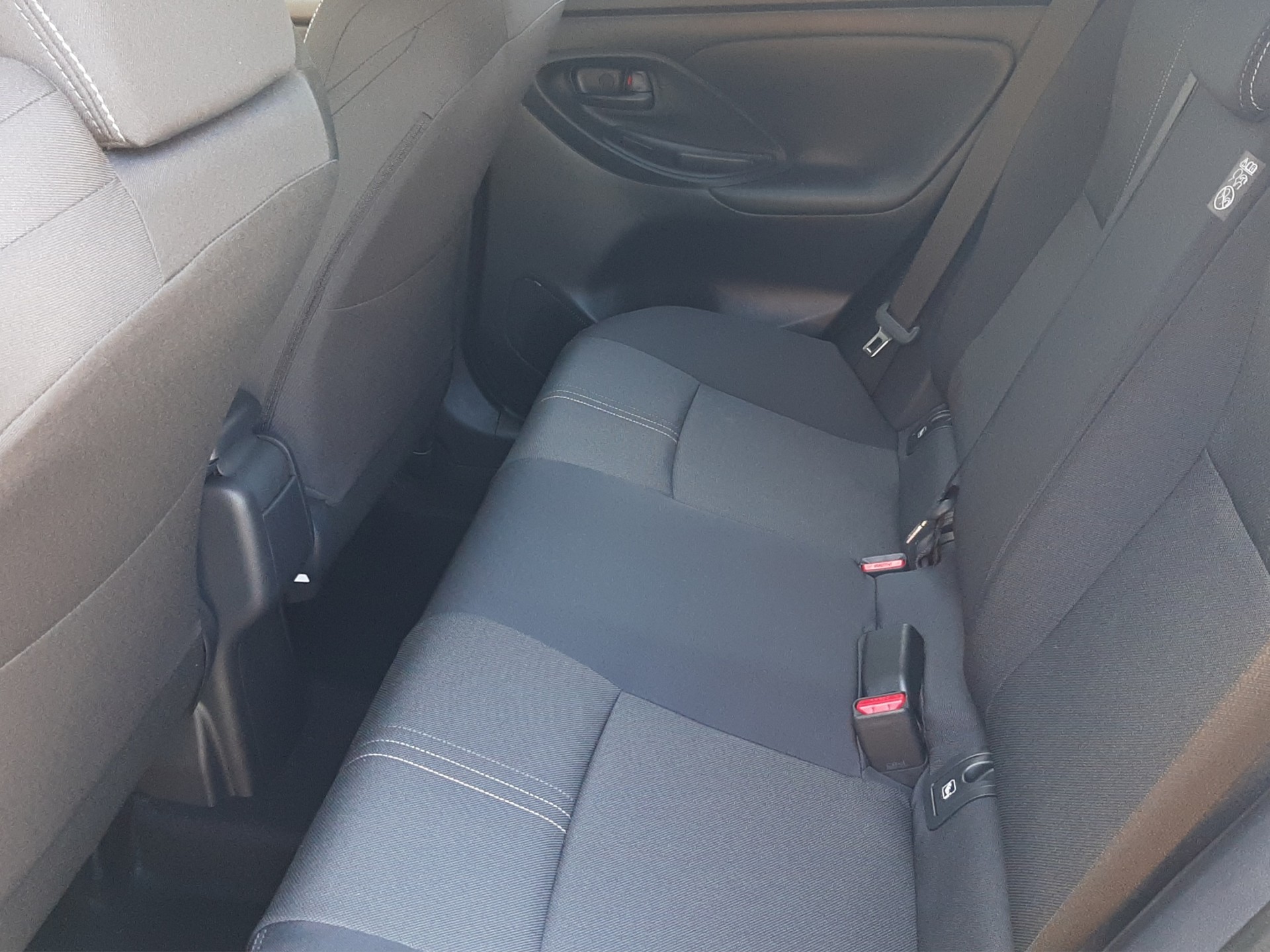 TOYOTA Yaris 1.5 VVT-i HSD Trend-image-12