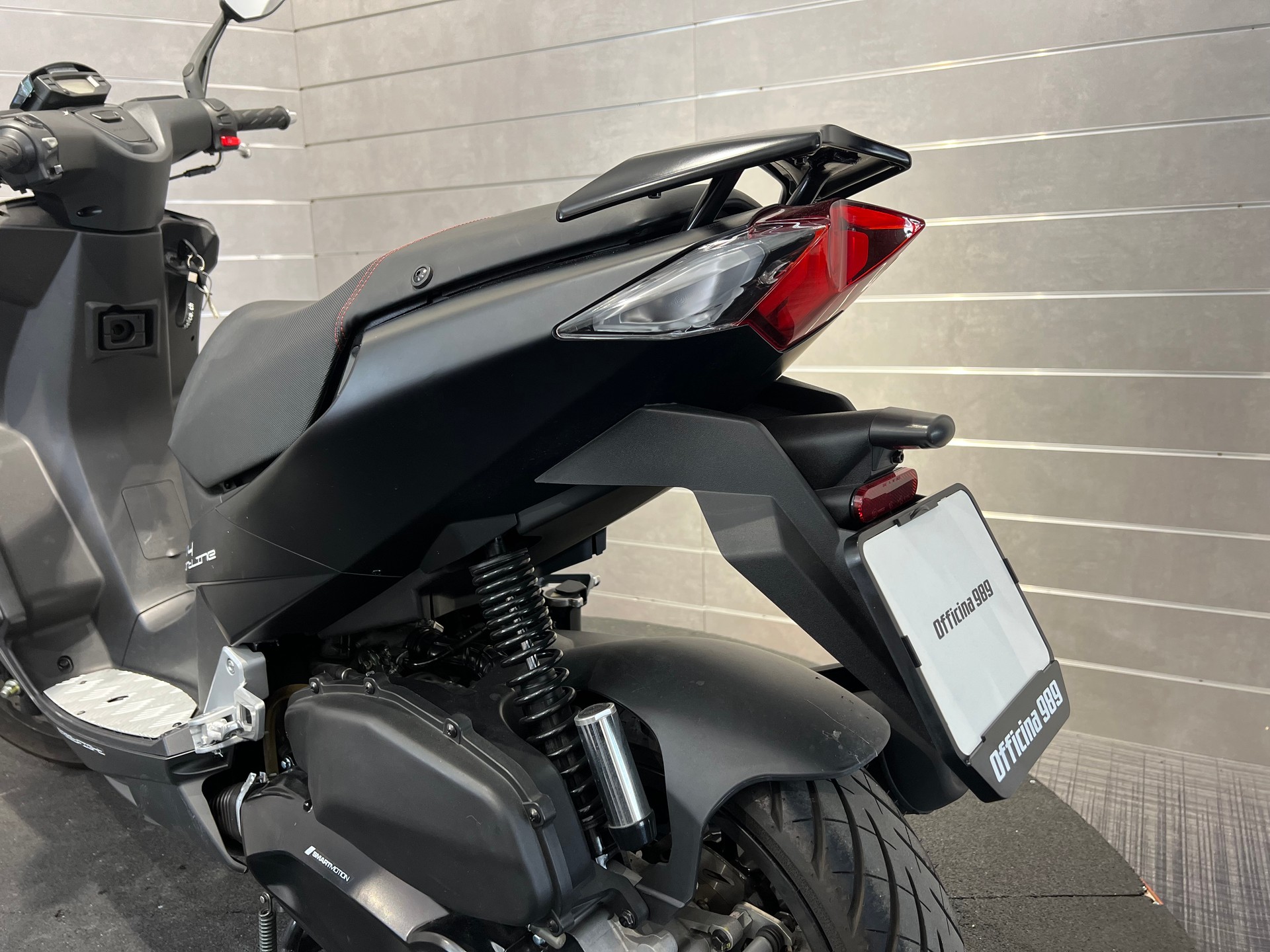 PEUGEOT 4-image-10