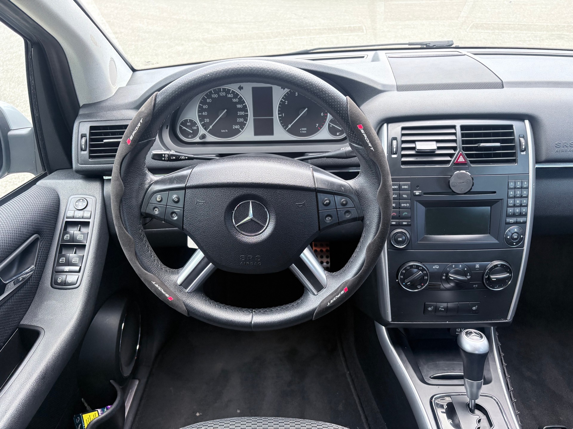 MERCEDES-BENZ B 180 My Star Autotronic Neue MFK-image-9