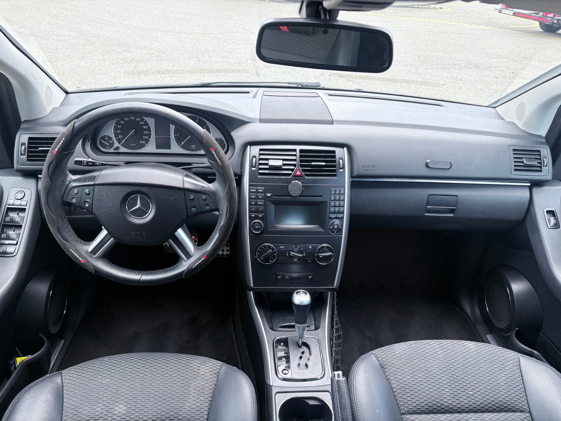 MERCEDES-BENZ B 180 My Star Autotronic Neue MFK-image-7