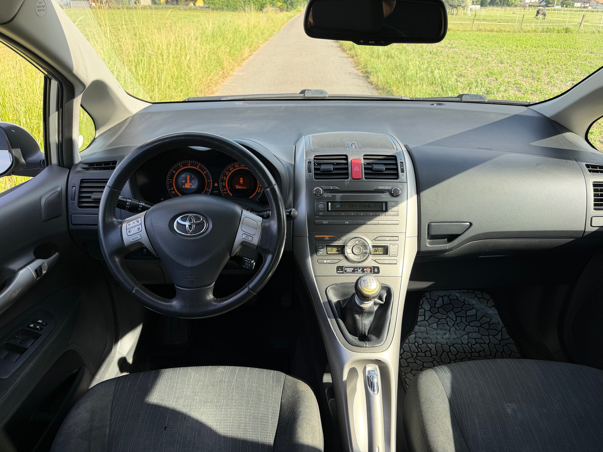 TOYOTA Auris 1.6 Linea Terra-image-6