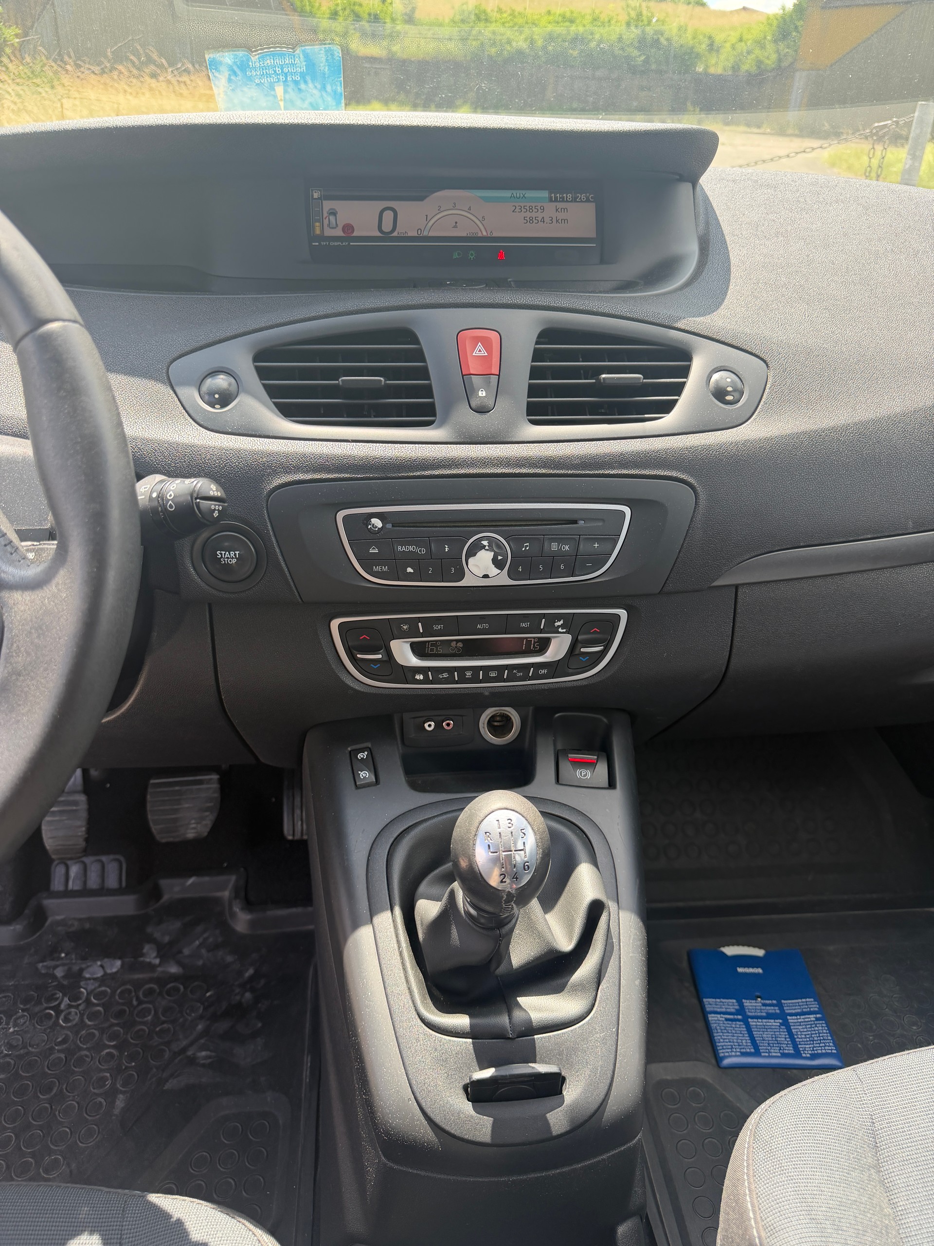 RENAULT Grand Scénic 1.9 dCi Dynamique-image-10