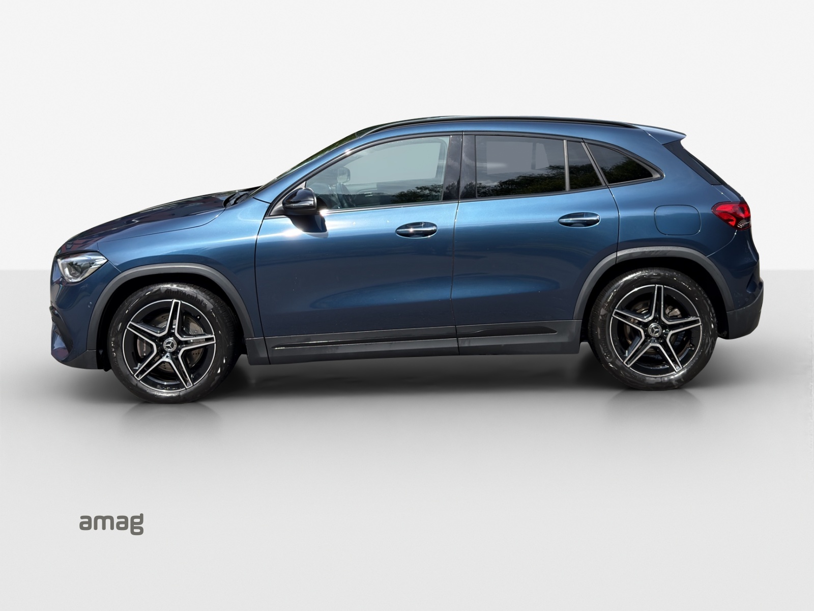 MERCEDES-BENZ GLA 250 4Matic AMG Line 8G-DCT-showroom-element-1