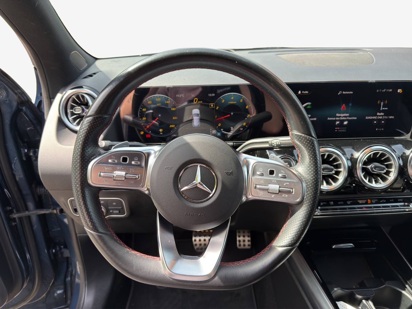 MERCEDES-BENZ GLA 250 4Matic AMG Line 8G-DCT-image-9