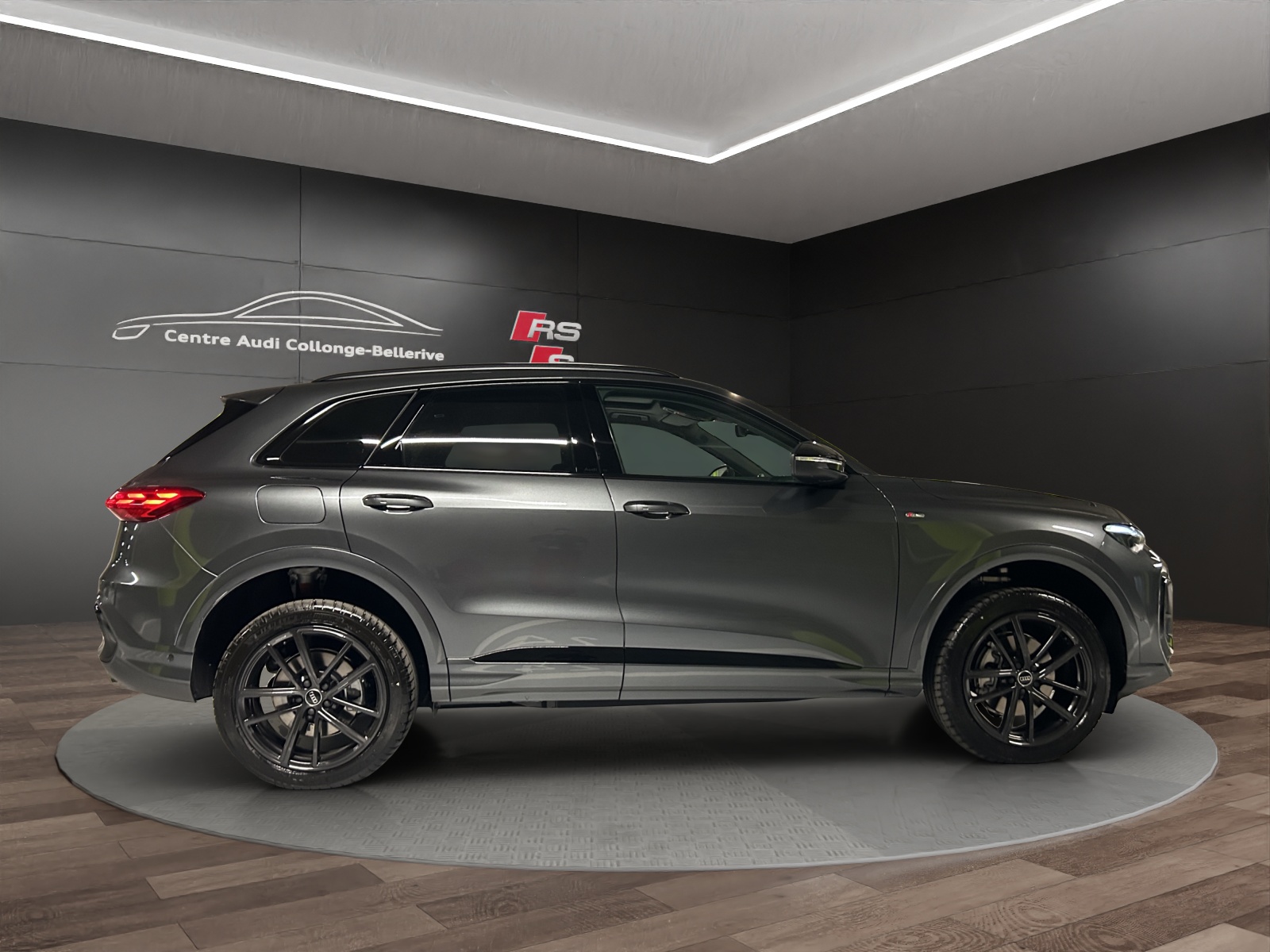 AUDI Q5 TFSI quatto 150 kW S-tronic-image-6
