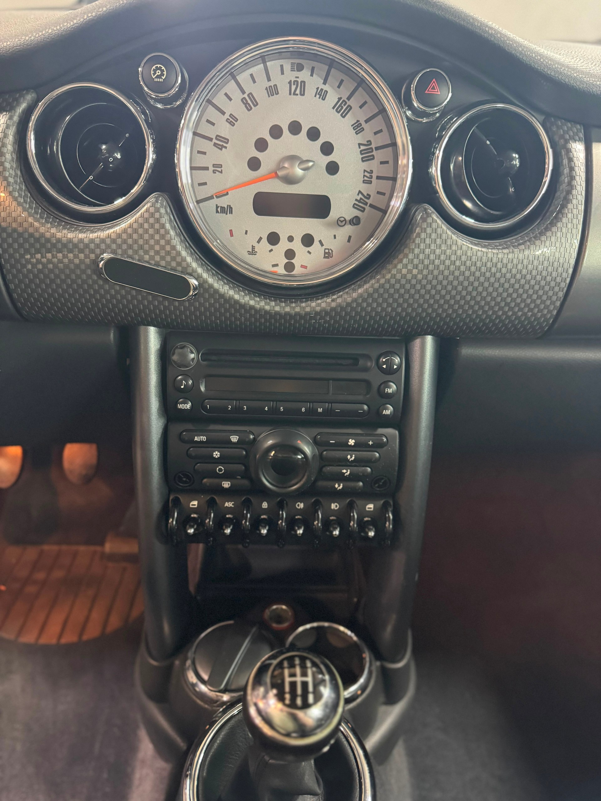 MINI Cooper Park Lane-image-12