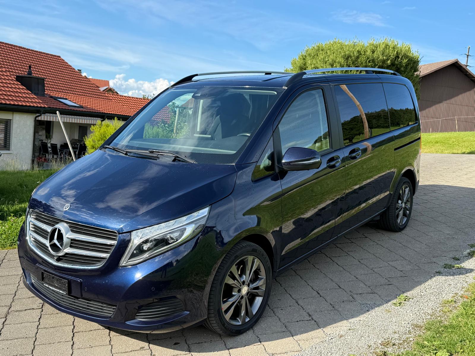 MERCEDES-BENZ V 250 d 4matic mit Schlaf-Sitzbank & Drehsitzen