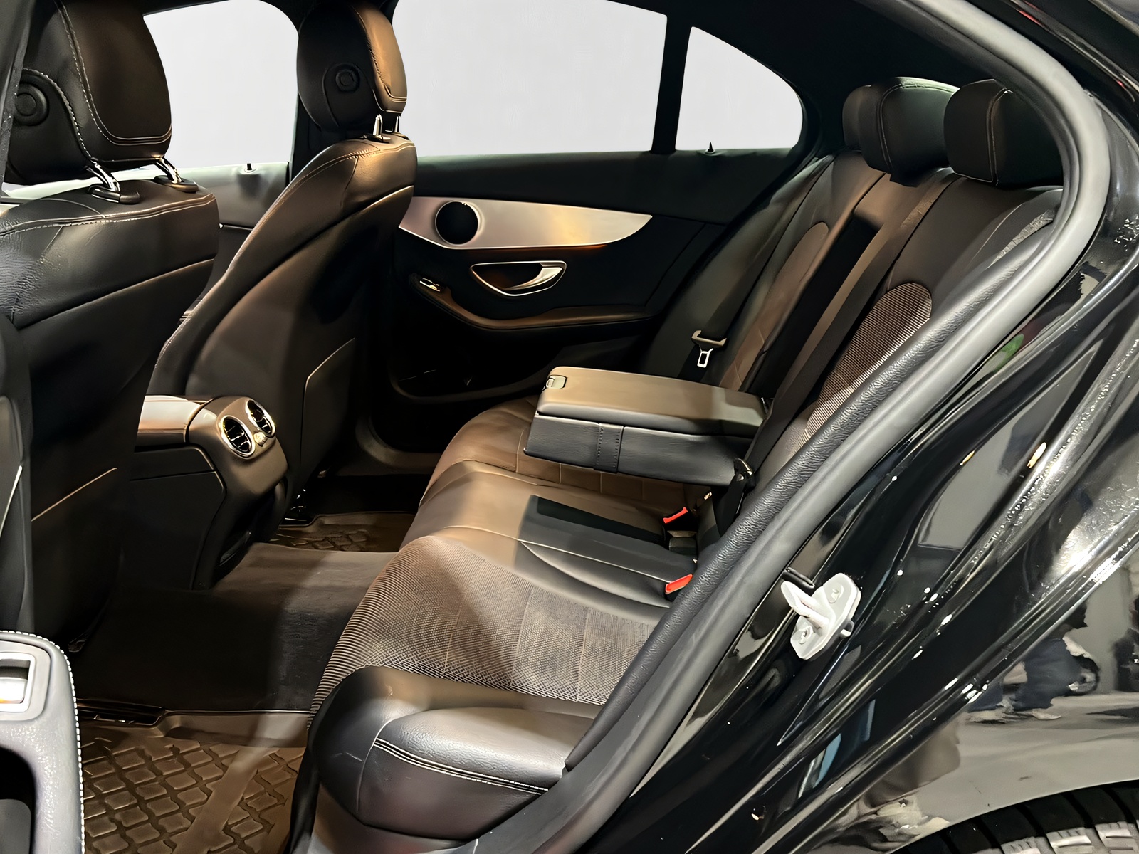 MERCEDES-BENZ C 220 d Avantgarde 4Matic 7G-Tronic**Head Up,Distronic Plus,360 Kamera,Frisch ab MFK**-image-8