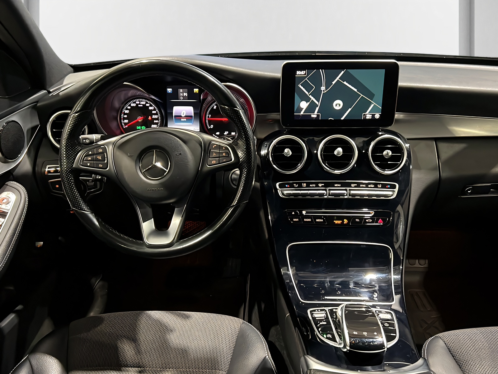 MERCEDES-BENZ C 220 d Avantgarde 4Matic 7G-Tronic**Head Up,Distronic Plus,360 Kamera,Frisch ab MFK**-image-6