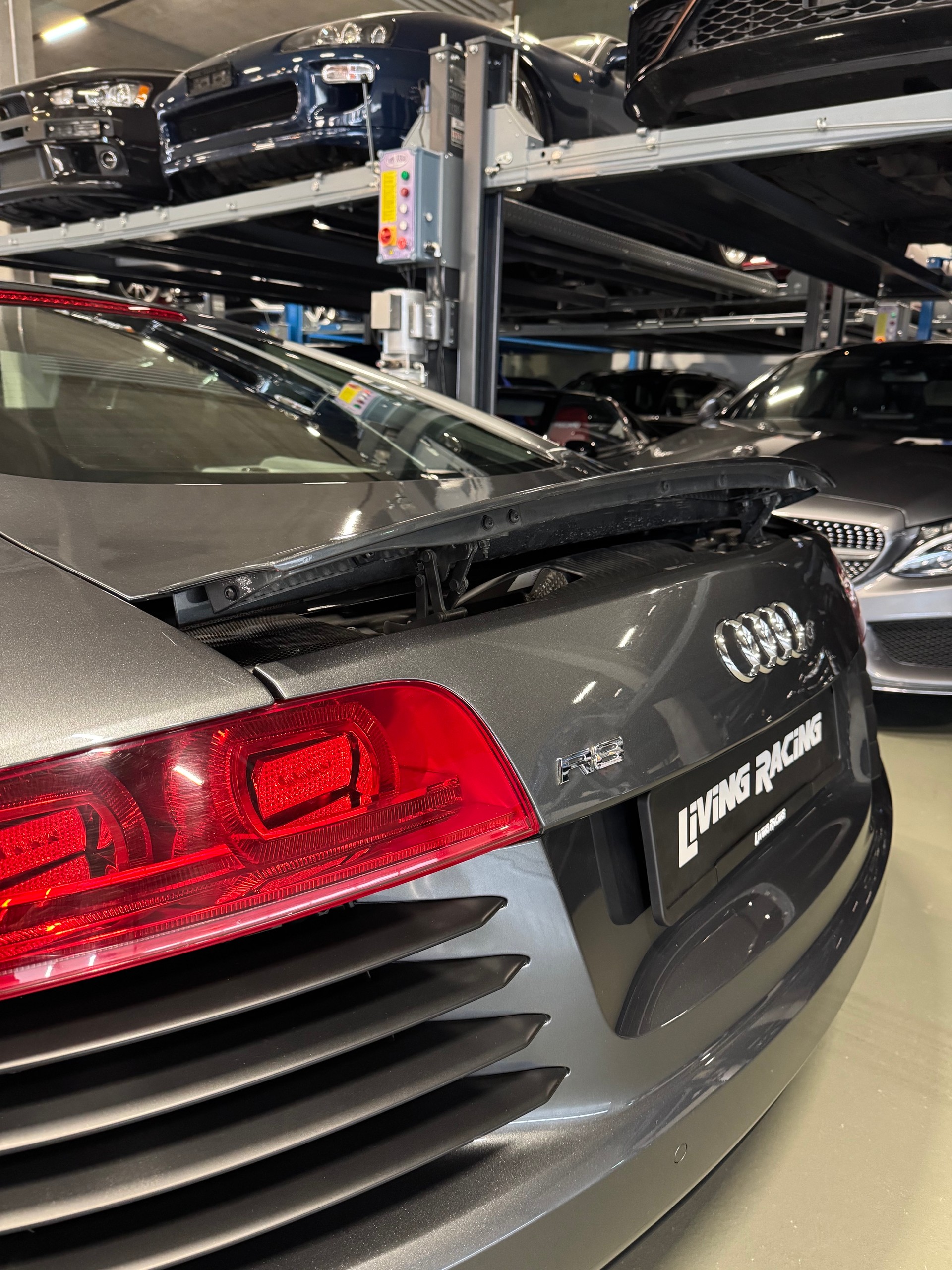 AUDI R8 Coupé 4.2 *Manual gearbox!*-image-5