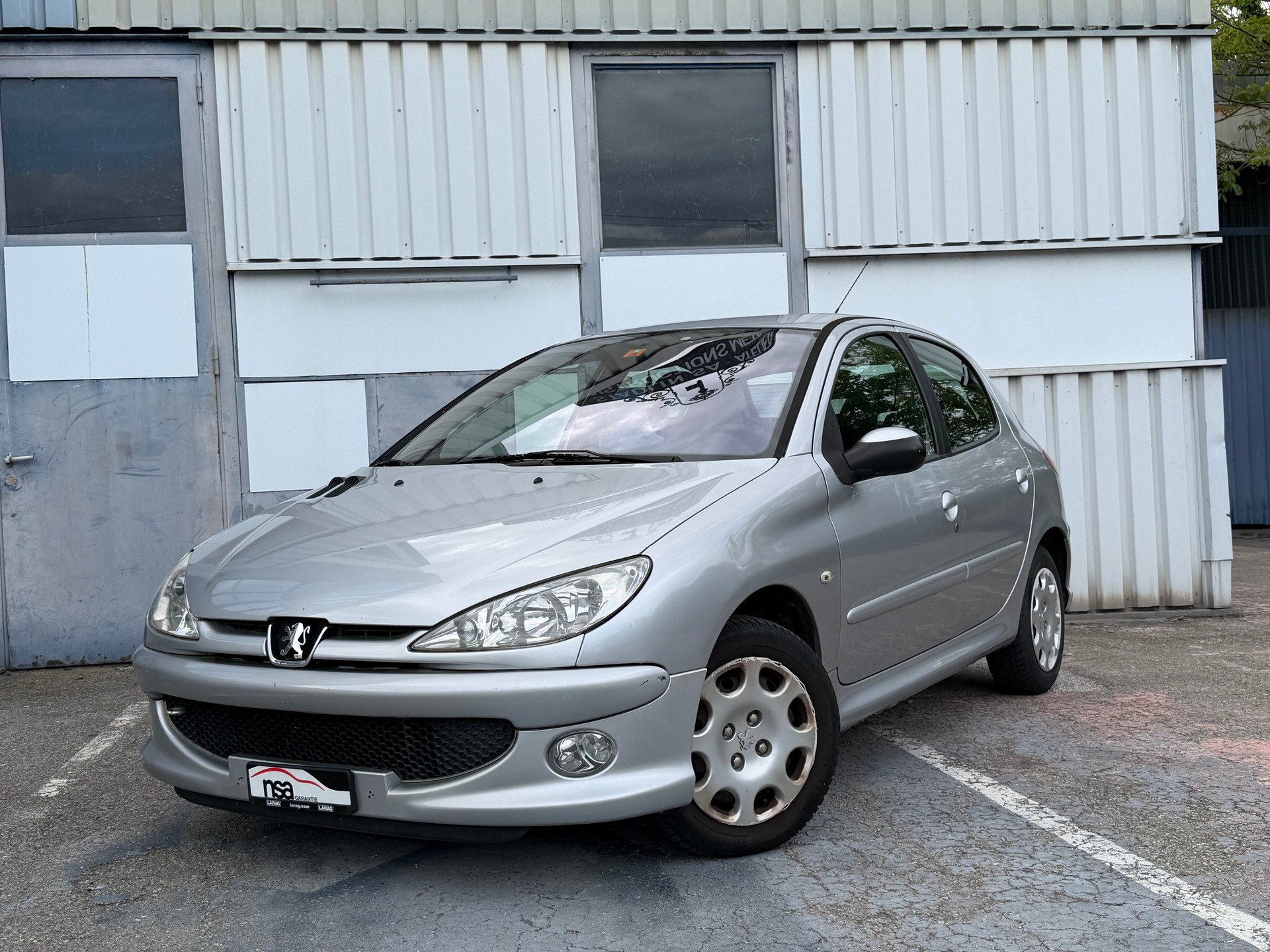 PEUGEOT 206