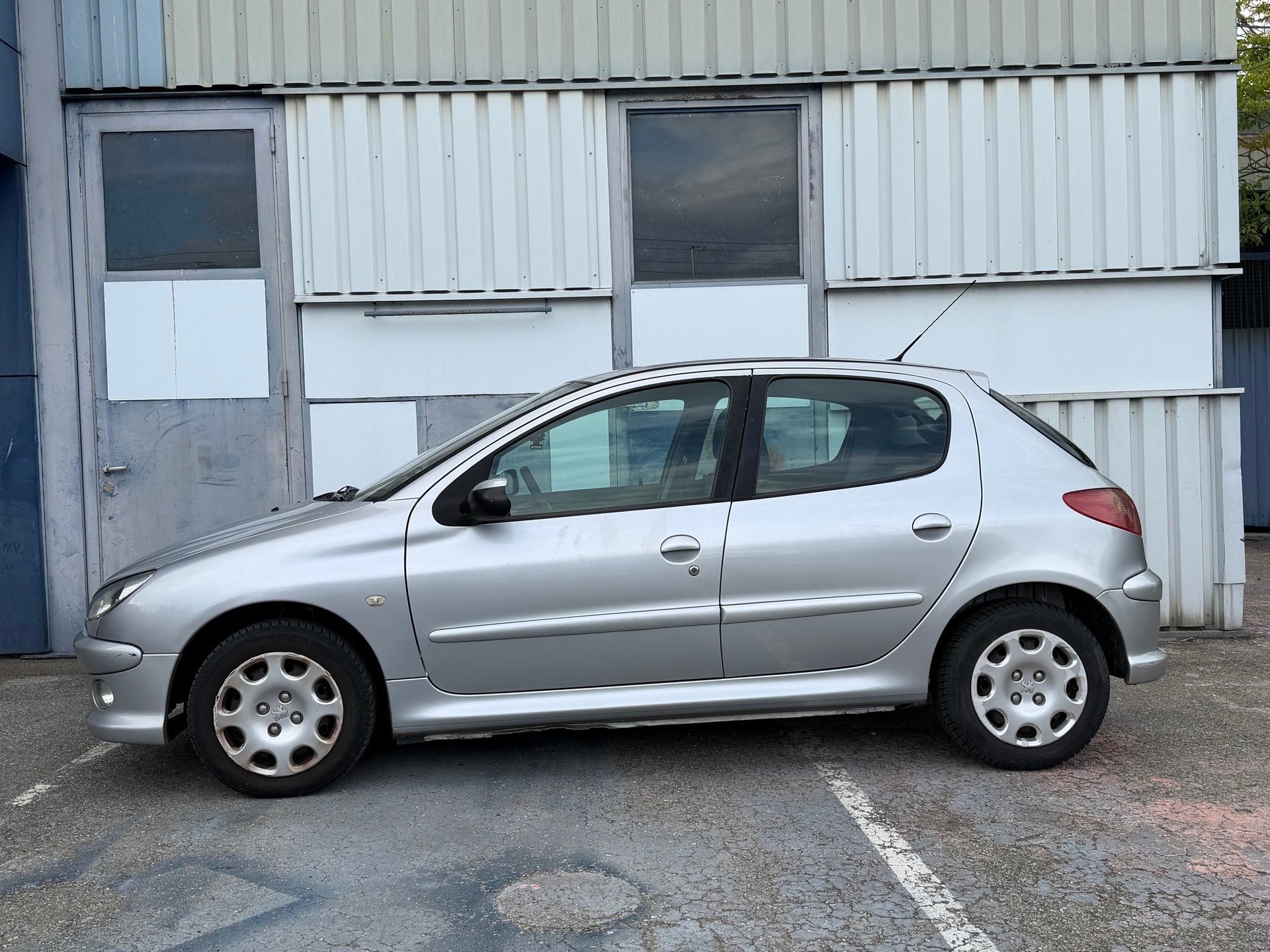 PEUGEOT 206-showroom-element-2