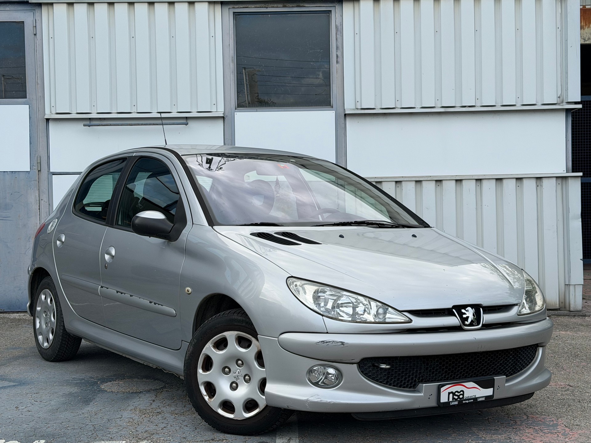 PEUGEOT 206-showroom-element-1