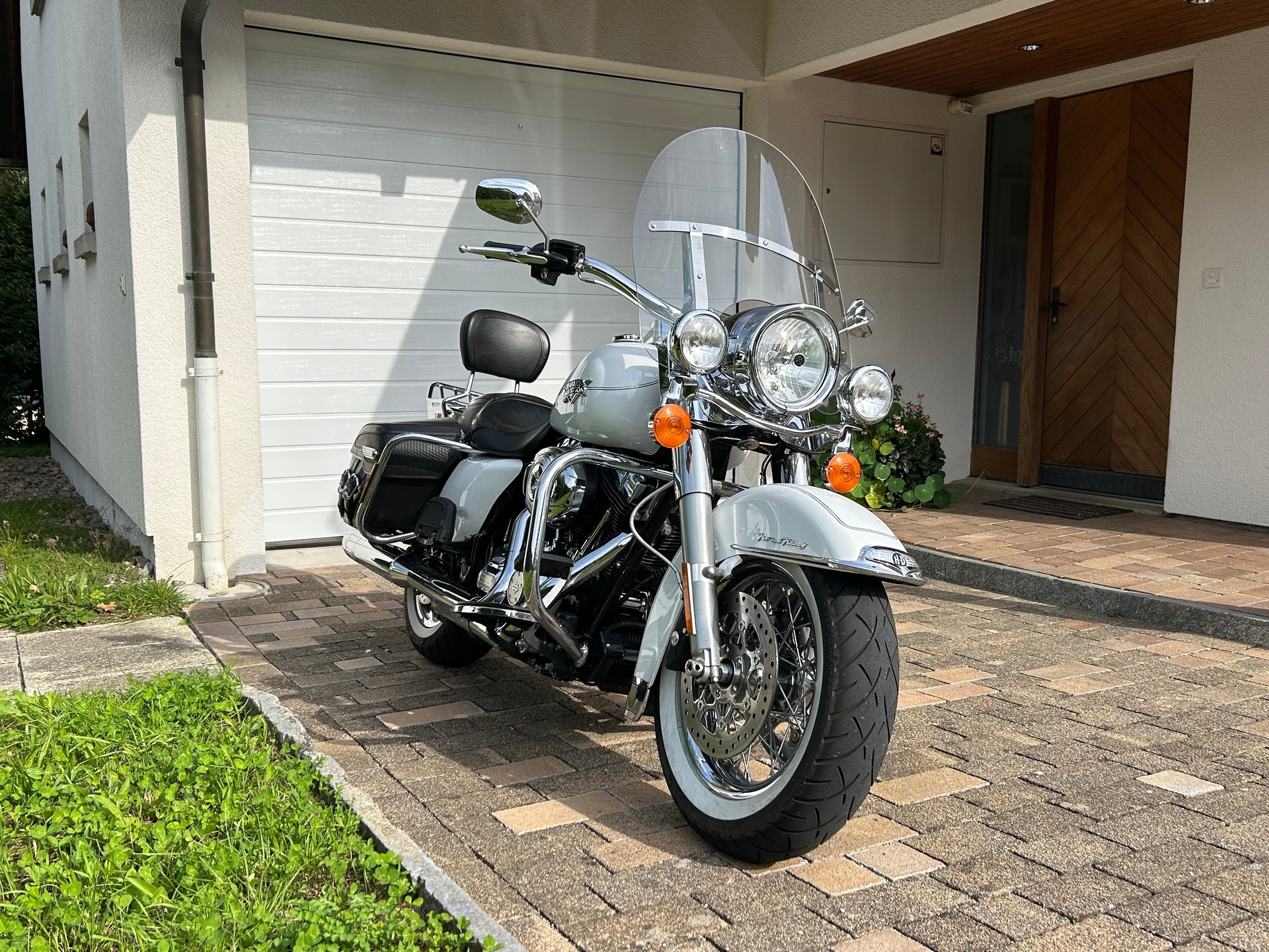 HARLEY-DAVIDSON FLHRC Road King Classic 103 ABS-image-2