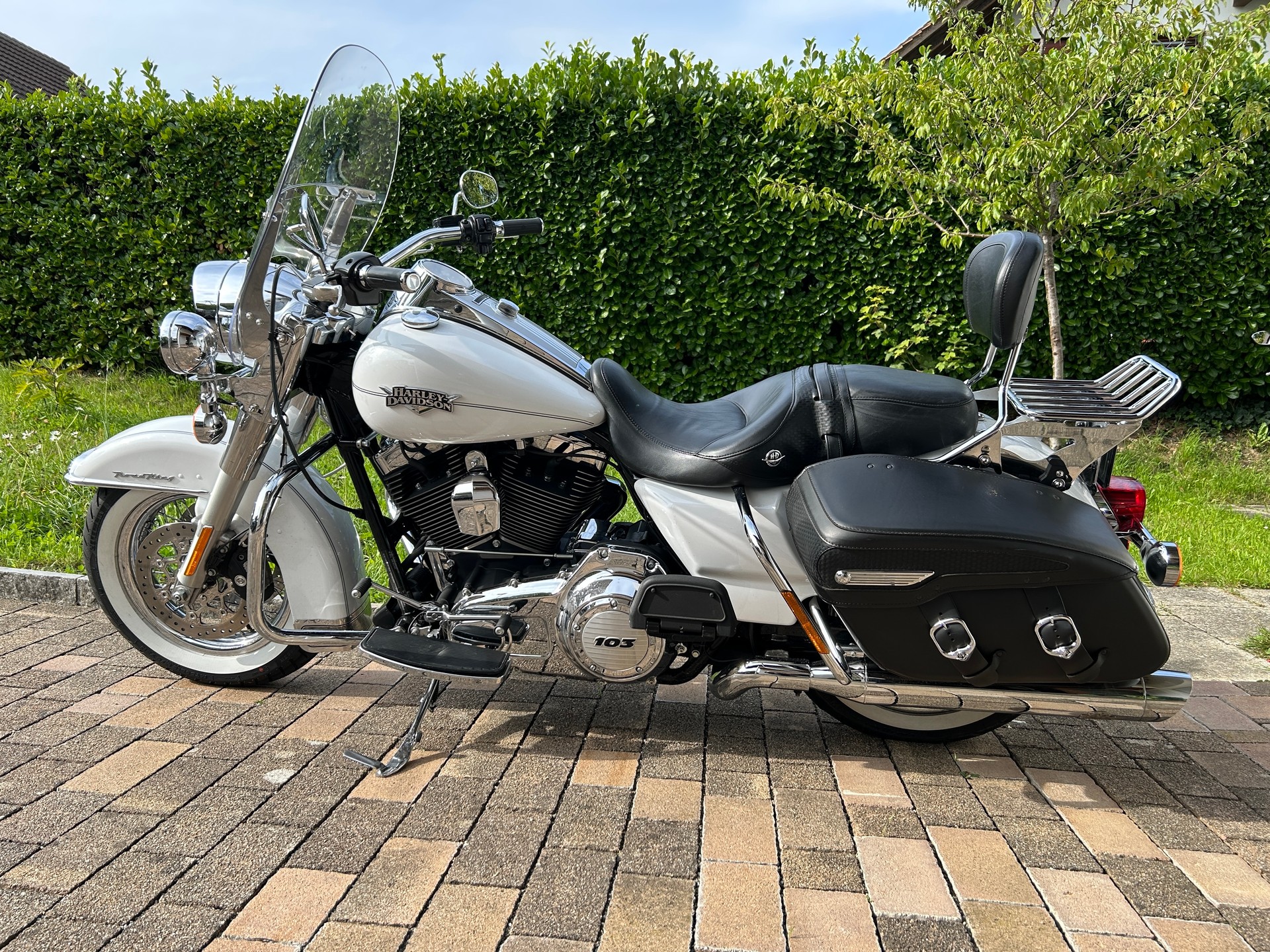 HARLEY-DAVIDSON FLHRC Road King Classic 103 ABS-image-1