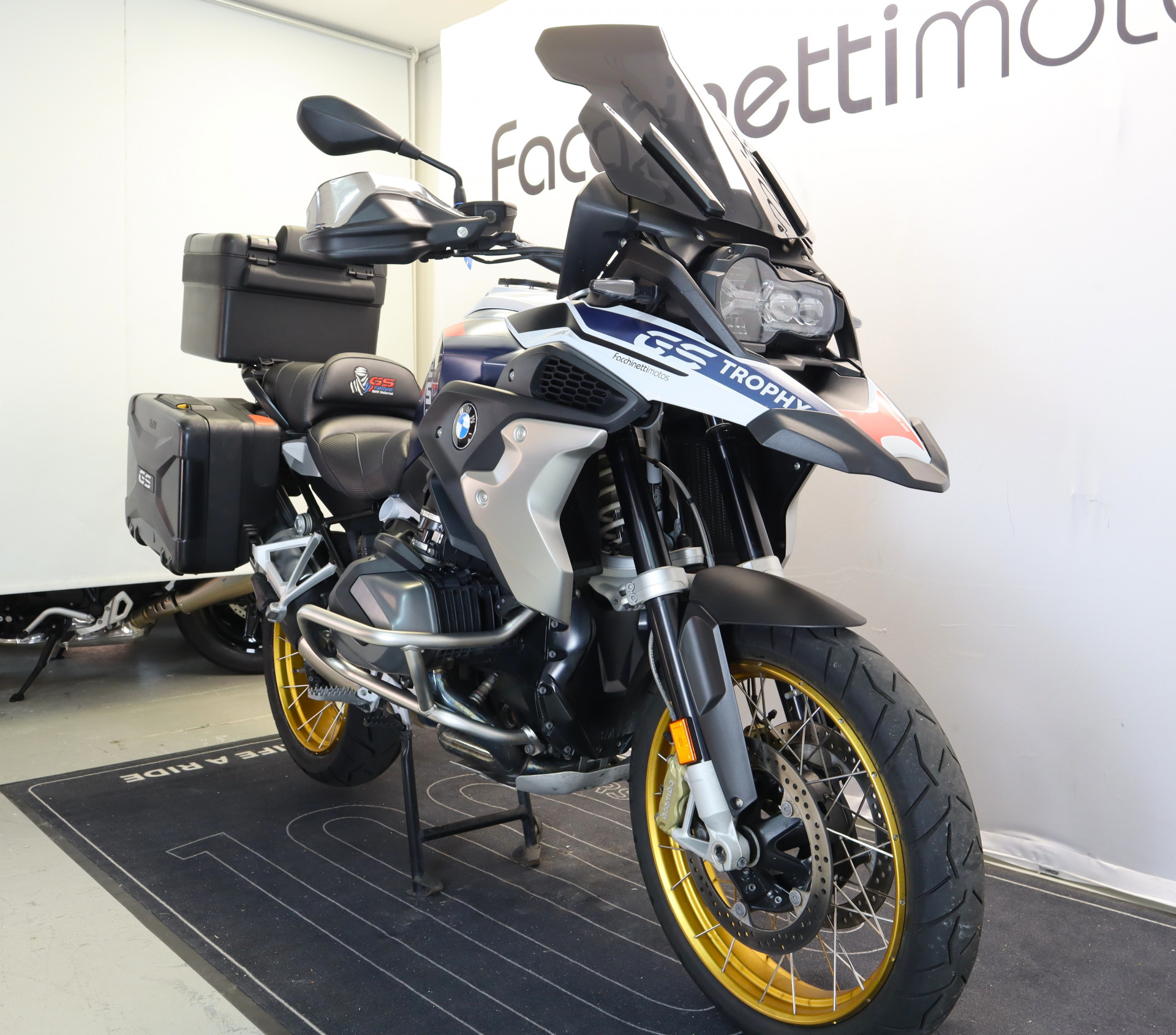 BMW R 1250 GS Trophy-image-2