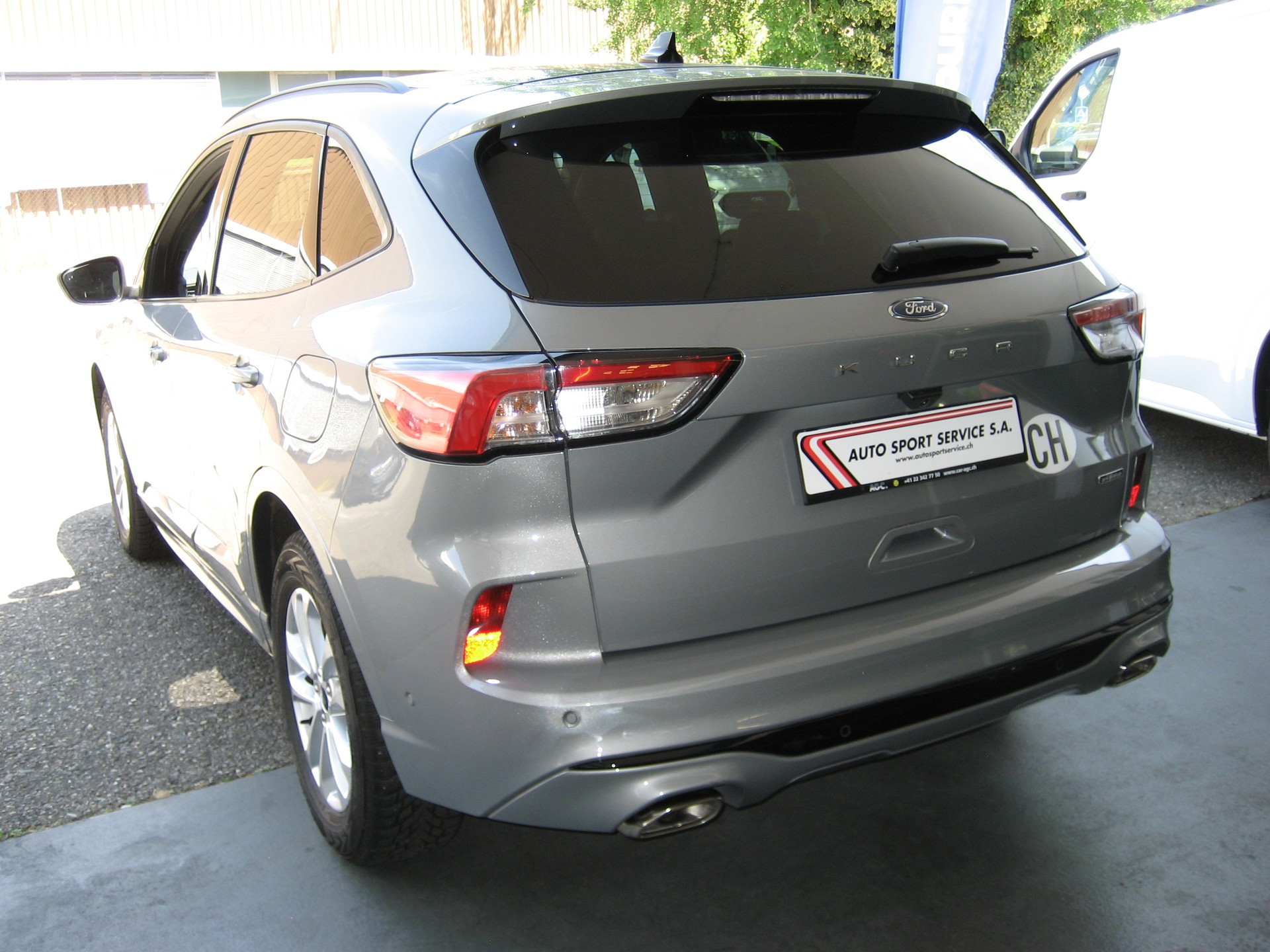 FORD Kuga 2.5 PHEV ST-Line X 2WD-image-2