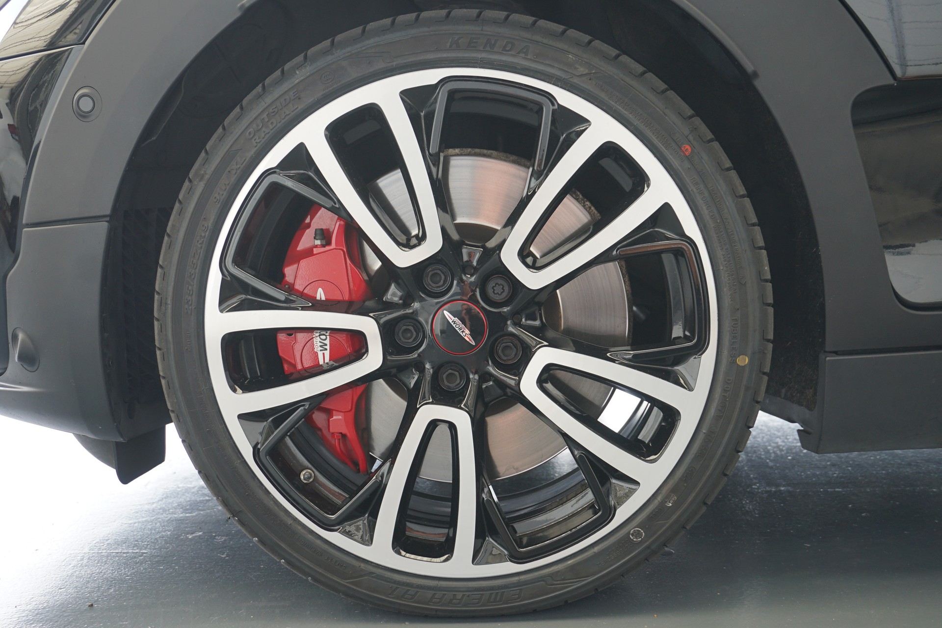 MINI Clubman Cooper JCW ALL4 306PS Automat-image-14