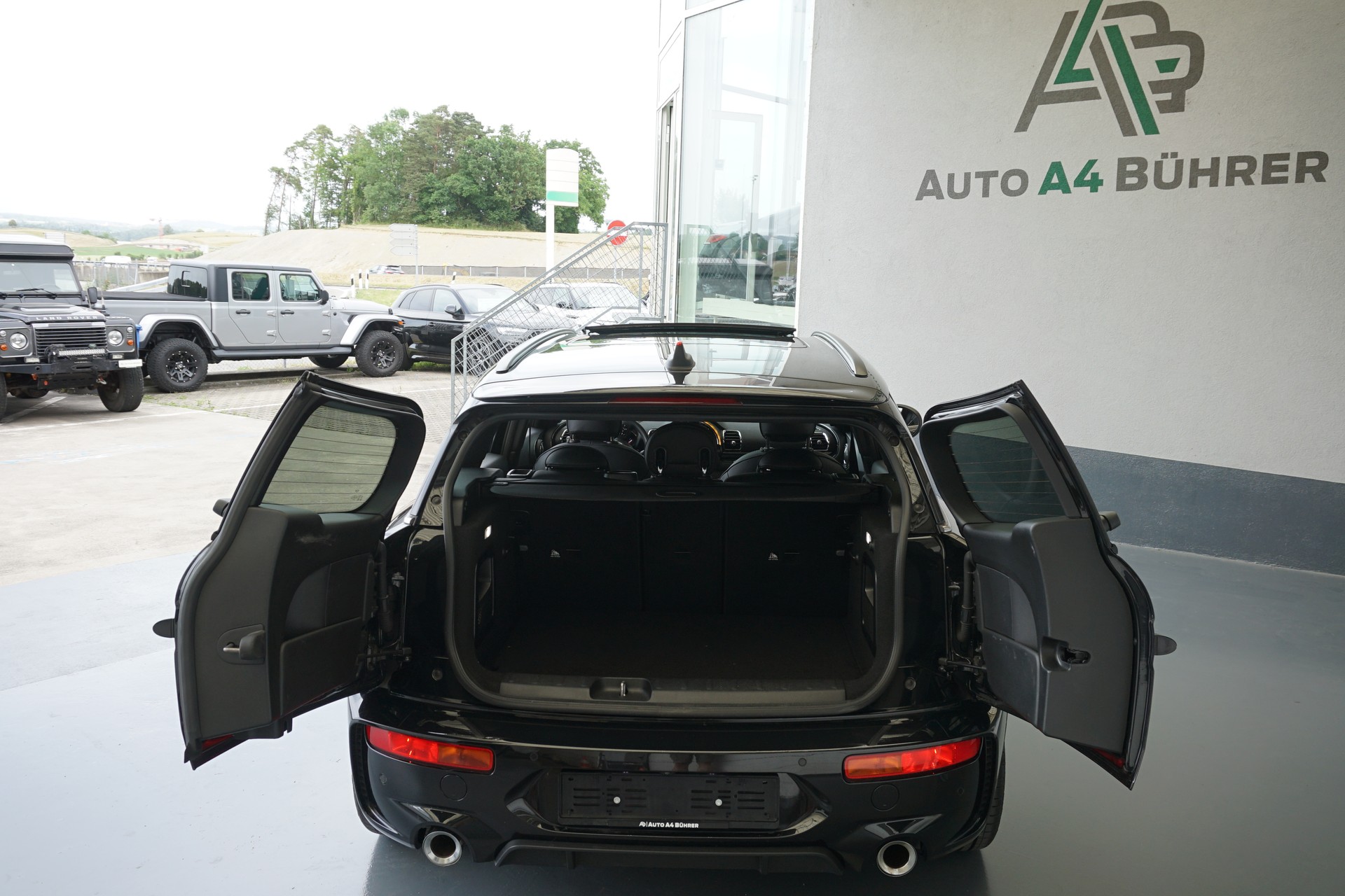 MINI Clubman Cooper JCW ALL4 306PS Automat-image-9