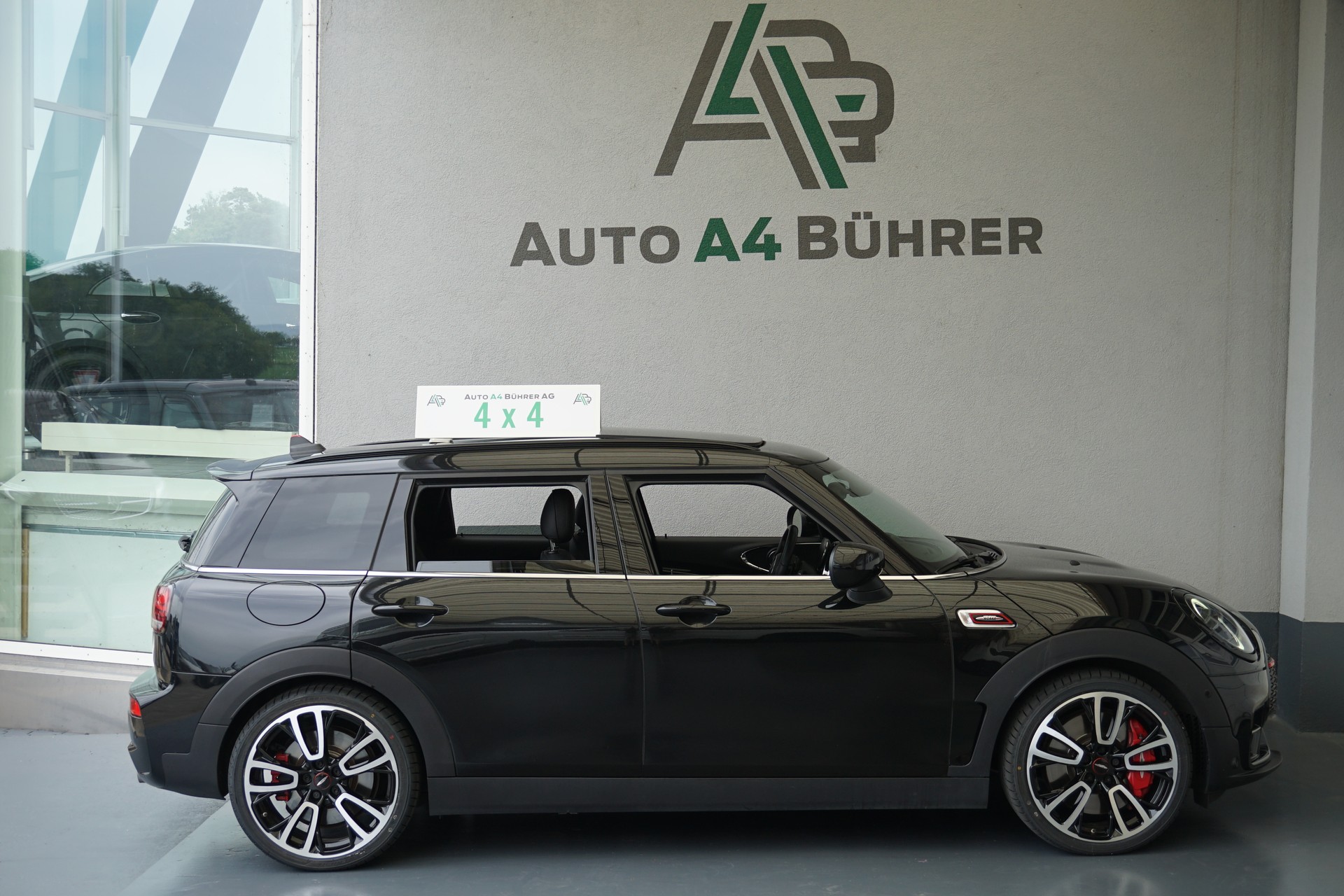 MINI Clubman Cooper JCW ALL4 306PS Automat-image-5