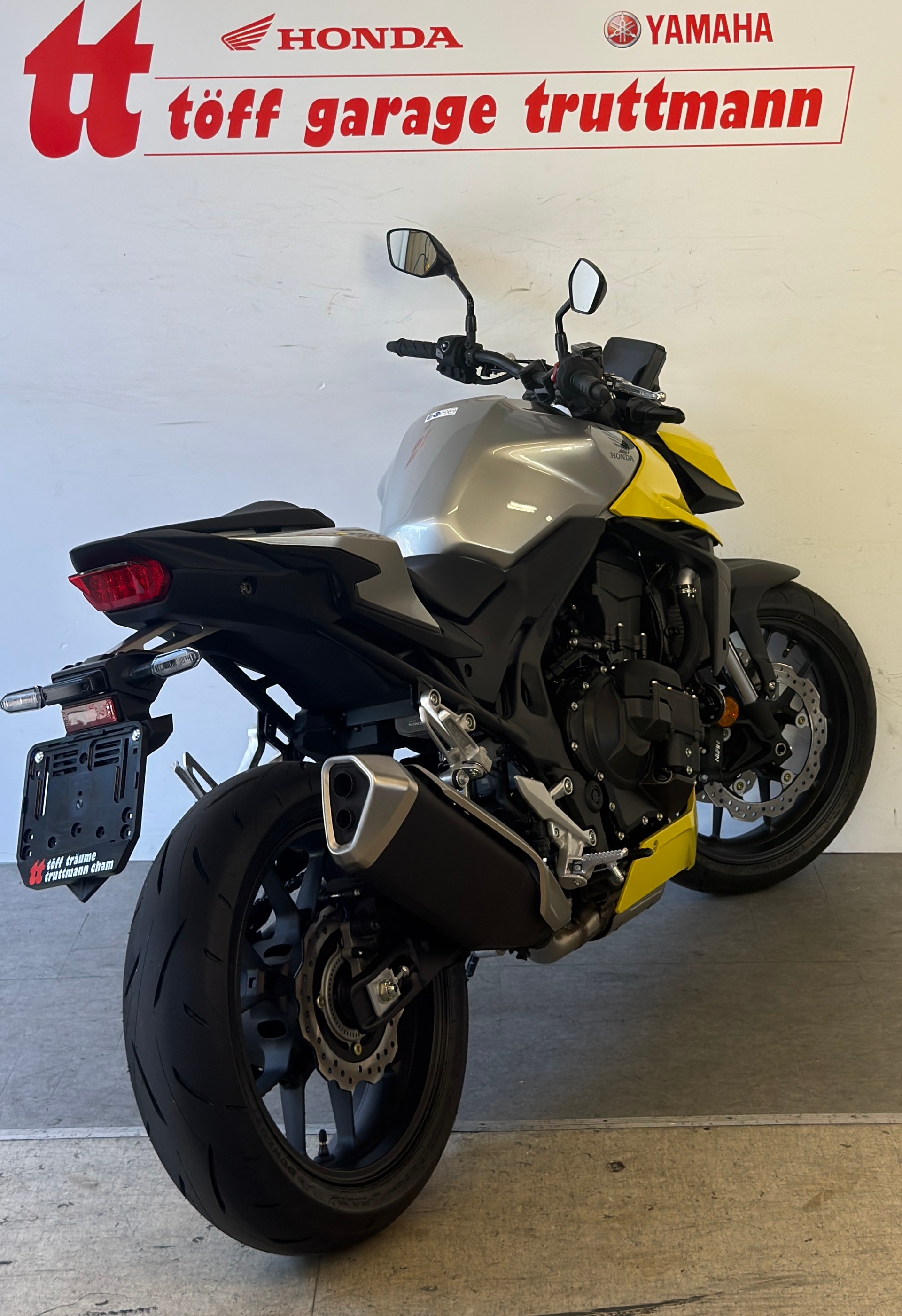 HONDA CB 750 Hornet-showroom-element-3